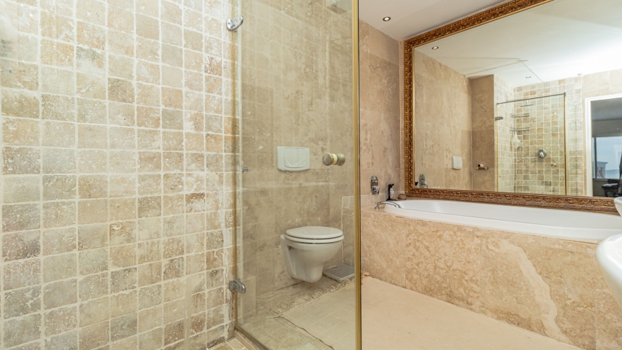 6 Bedroom Property for Sale in Bloubergstrand Western Cape